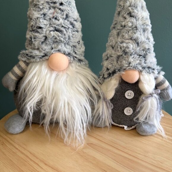 Mr & Mrs Gnome Plush Decoration Set 17" Tall Gray Winter Bean Bag Weighted Base - Picture 2 of 10